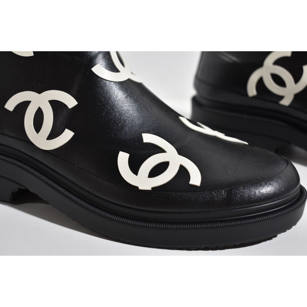Chanel 23A Black White All Over Logo Rubber CC Low Top Short Ankle Rain Boots 41 - Picture 5 of 11